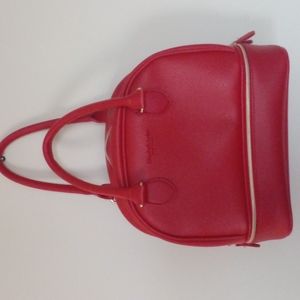 Red Elizabeth Arden cosmetic bag/purse EUC